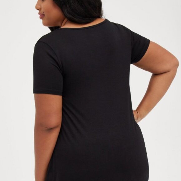 Torrid size 4 Super Soft Scoop Neck Swing Short Sleeve Tee- Black - Picture 4 of 8